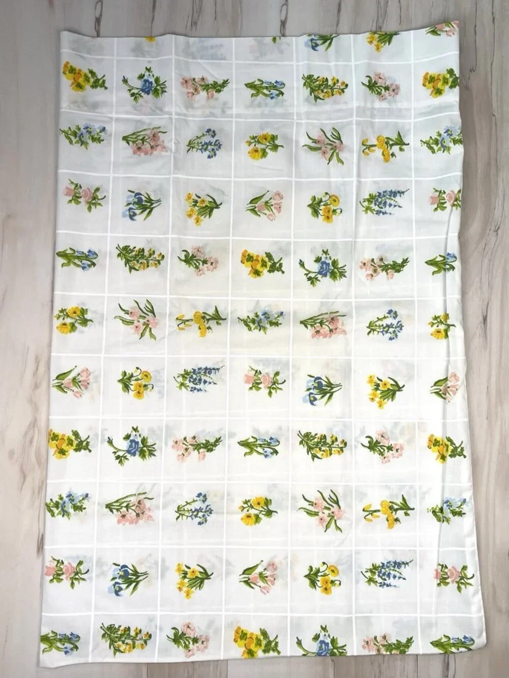 VTG UTICA Set 2 STANDARD No-Iron Percale Floral Bouquet PILLOWCASES EUC